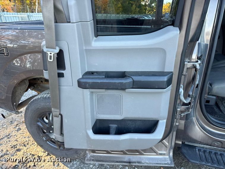 image for item YA5217 2016 Ford F150 Ext. Cab pickup truck