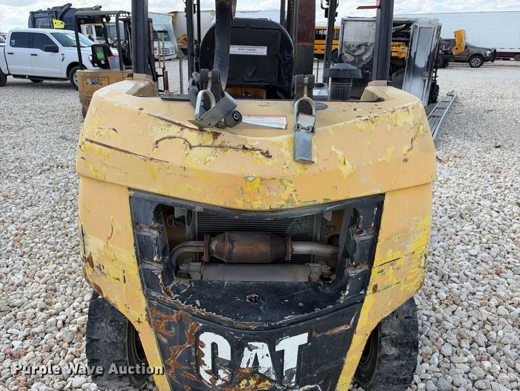 image for item YA5220 Caterpillar forklift