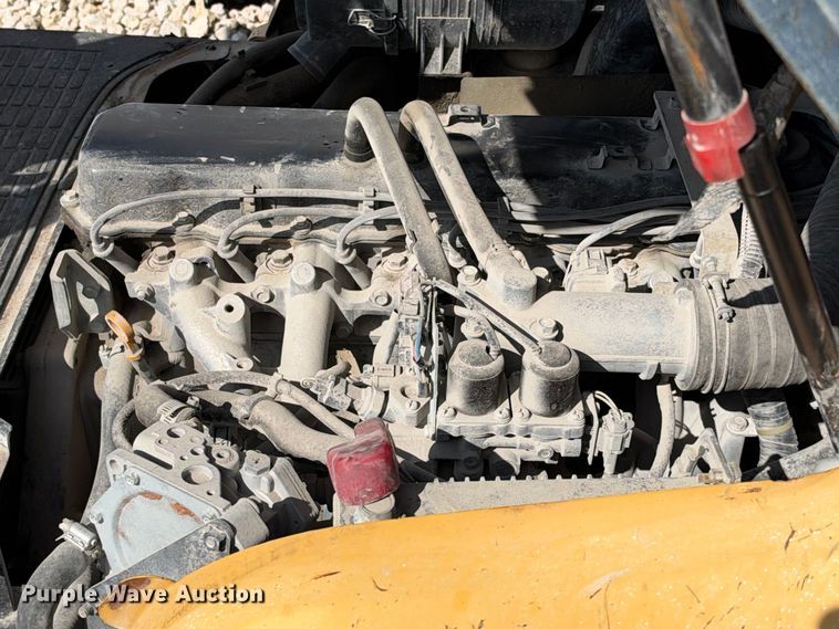 image for item YA5220 Caterpillar forklift