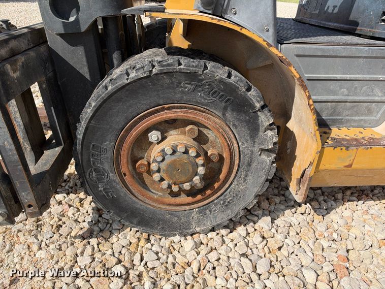 image for item YA5220 Caterpillar forklift