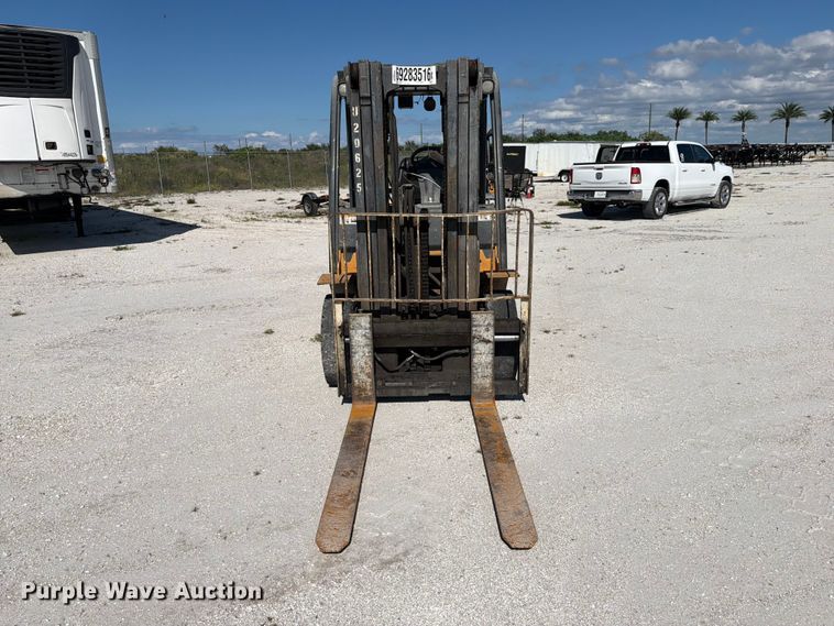 image for item YA5233 2011 Yale forklift