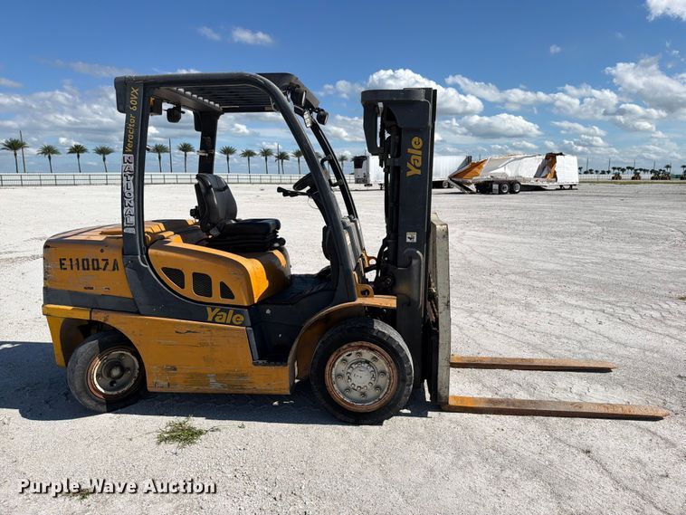 image for item YA5233 2011 Yale forklift