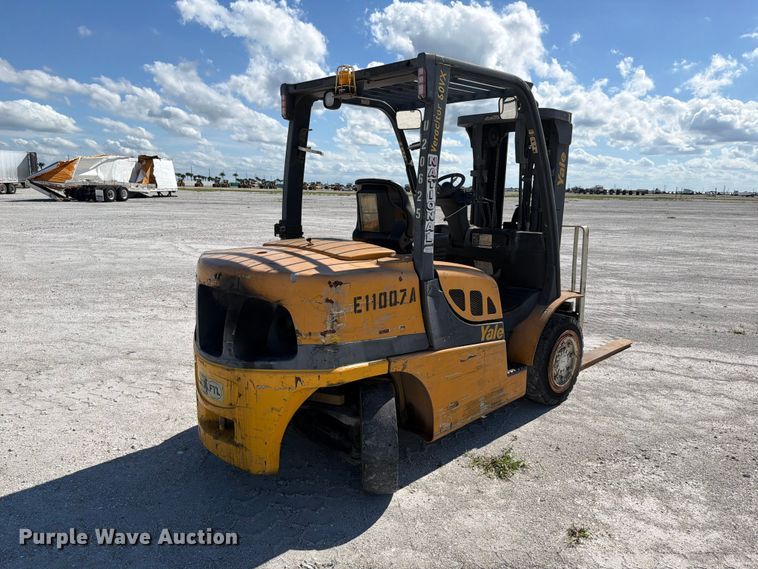 image for item YA5233 2011 Yale forklift