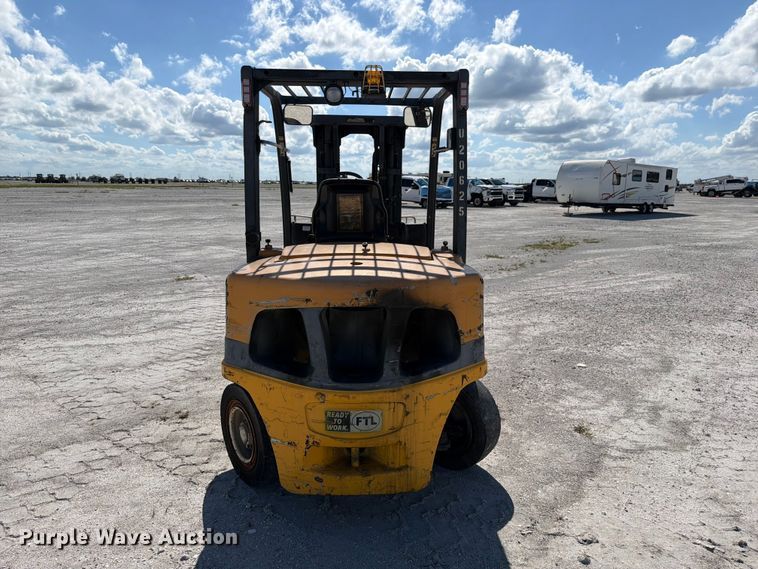 image for item YA5233 2011 Yale forklift