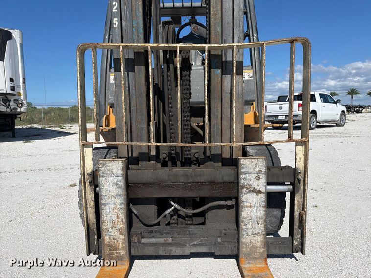 image for item YA5233 2011 Yale forklift