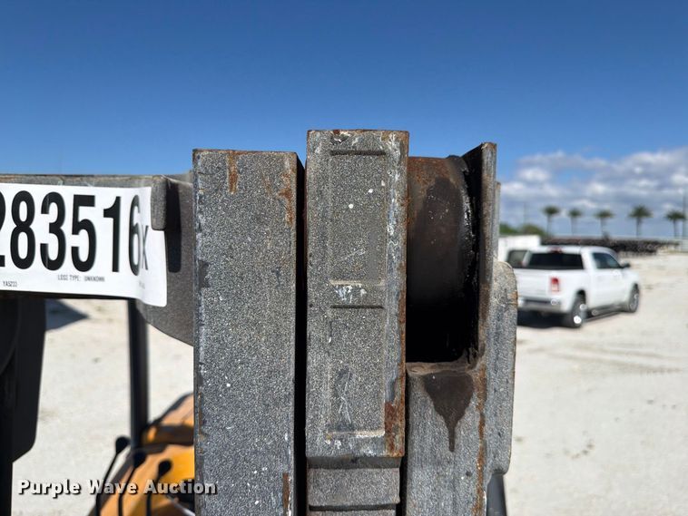 image for item YA5233 2011 Yale forklift