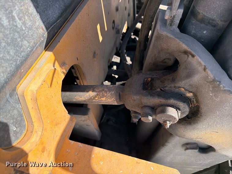 image for item YA5233 2011 Yale forklift