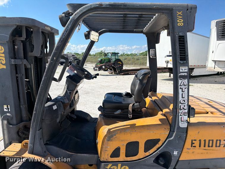image for item YA5233 2011 Yale forklift