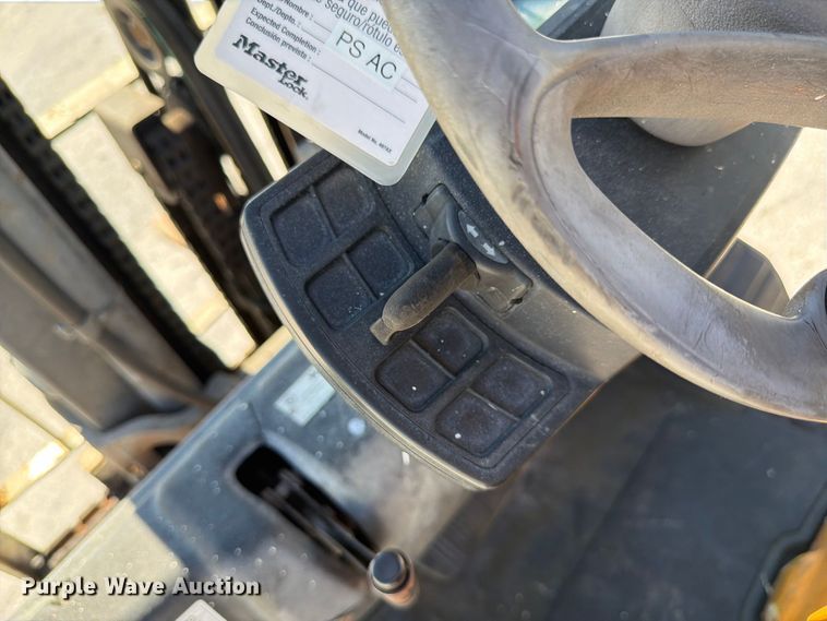 image for item YA5233 2011 Yale forklift