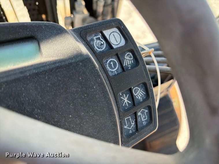 image for item YA5233 2011 Yale forklift