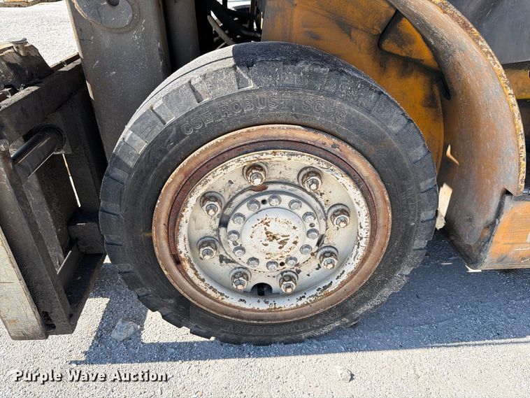 image for item YA5233 2011 Yale forklift