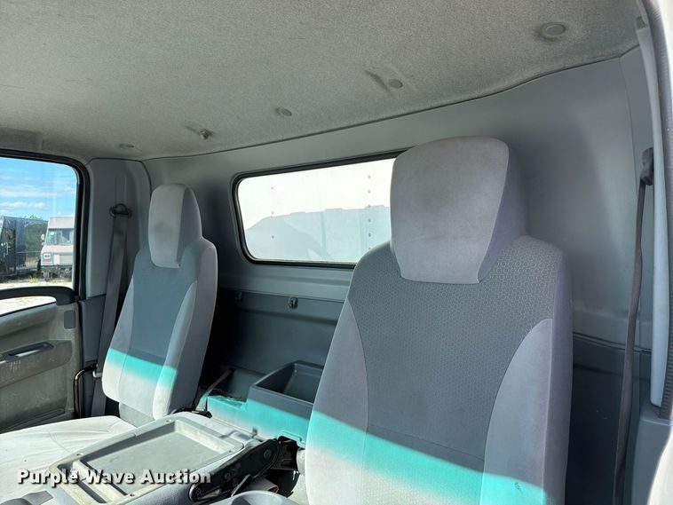 image for item YA5355 2017 Isuzu NPR box truck