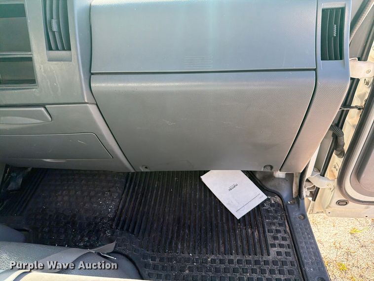 image for item YA5355 2017 Isuzu NPR box truck