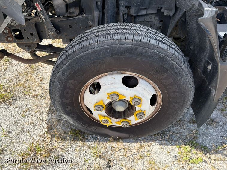 image for item YA5355 2017 Isuzu NPR box truck