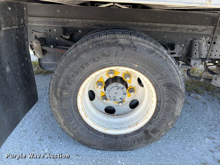 image for item YA5355 2017 Isuzu NPR box truck