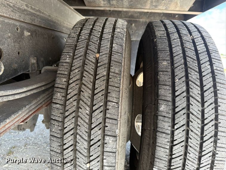 image for item YA5355 2017 Isuzu NPR box truck