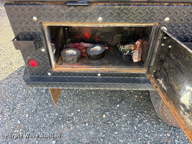 image for item YA5371 2019 Ford F350 Super Duty Crew Cab flatbed truck