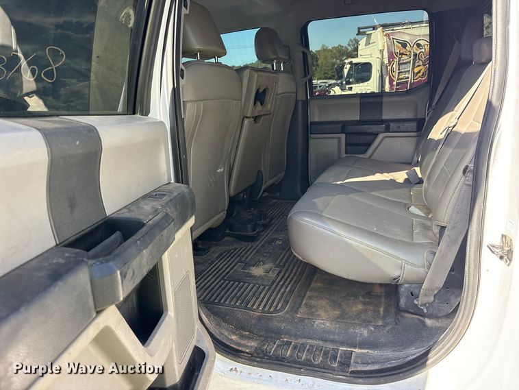 image for item YA5371 2019 Ford F350 Super Duty Crew Cab flatbed truck