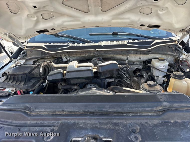 image for item YA5371 2019 Ford F350 Super Duty Crew Cab flatbed truck
