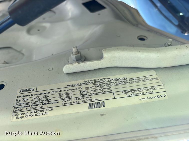 image for item YA5371 2019 Ford F350 Super Duty Crew Cab flatbed truck