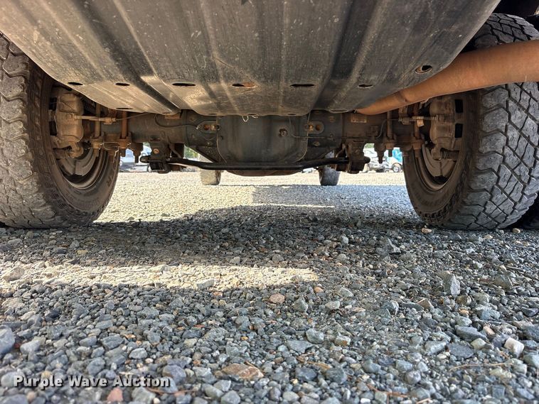 image for item YA5371 2019 Ford F350 Super Duty Crew Cab flatbed truck