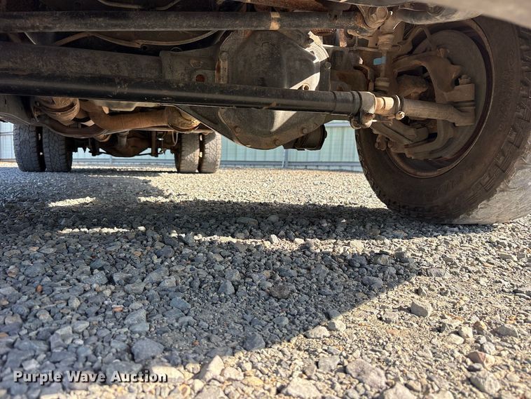 image for item YA5371 2019 Ford F350 Super Duty Crew Cab flatbed truck