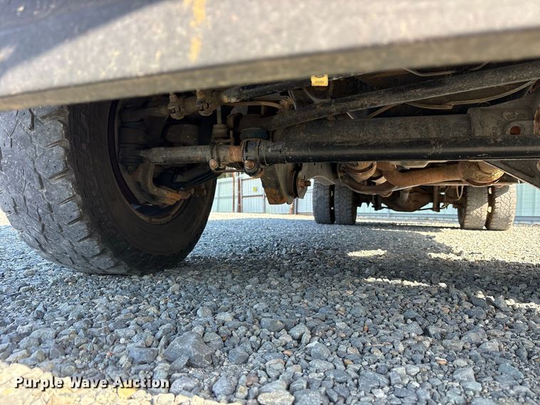 image for item YA5371 2019 Ford F350 Super Duty Crew Cab flatbed truck