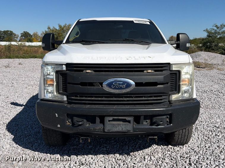 image for item YA5384 2019 Ford F250 Super Duty Ext. Cab pickup truck