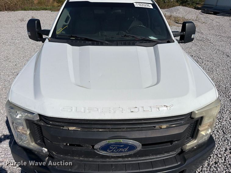 image for item YA5384 2019 Ford F250 Super Duty Ext. Cab pickup truck