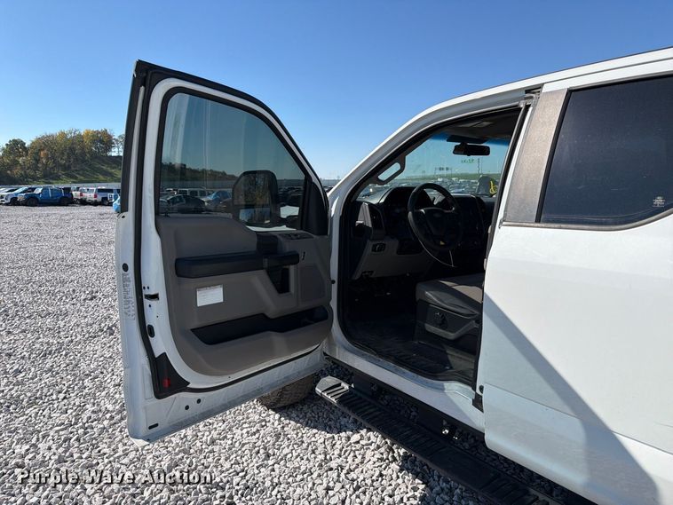 image for item YA5384 2019 Ford F250 Super Duty Ext. Cab pickup truck