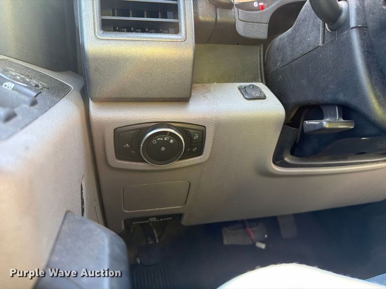 image for item YA5384 2019 Ford F250 Super Duty Ext. Cab pickup truck