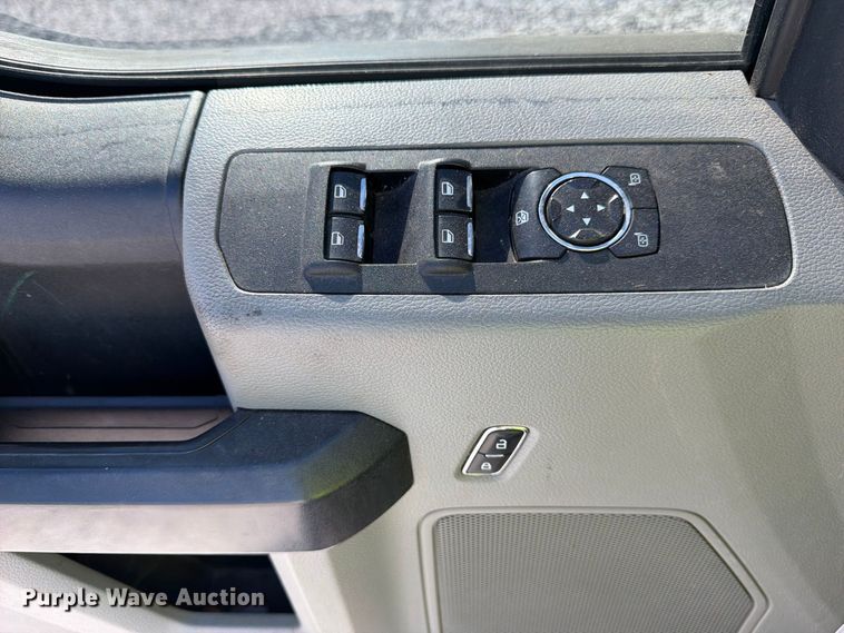 image for item YA5384 2019 Ford F250 Super Duty Ext. Cab pickup truck