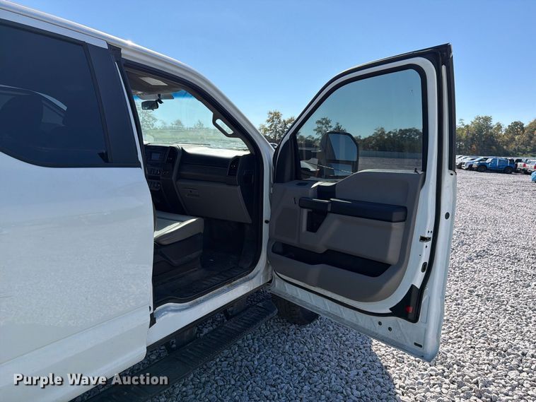 image for item YA5384 2019 Ford F250 Super Duty Ext. Cab pickup truck