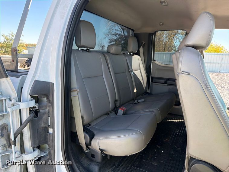 image for item YA5384 2019 Ford F250 Super Duty Ext. Cab pickup truck