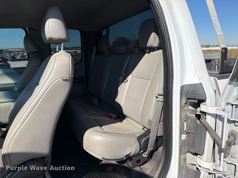image for item YA5384 2019 Ford F250 Super Duty Ext. Cab pickup truck