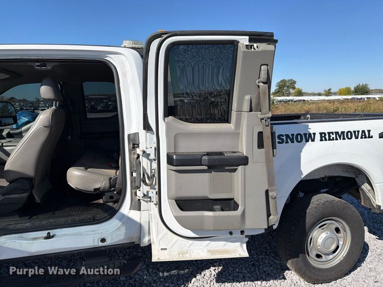 image for item YA5384 2019 Ford F250 Super Duty Ext. Cab pickup truck