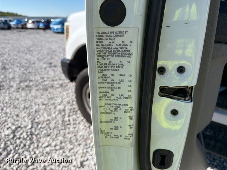 image for item YA5384 2019 Ford F250 Super Duty Ext. Cab pickup truck