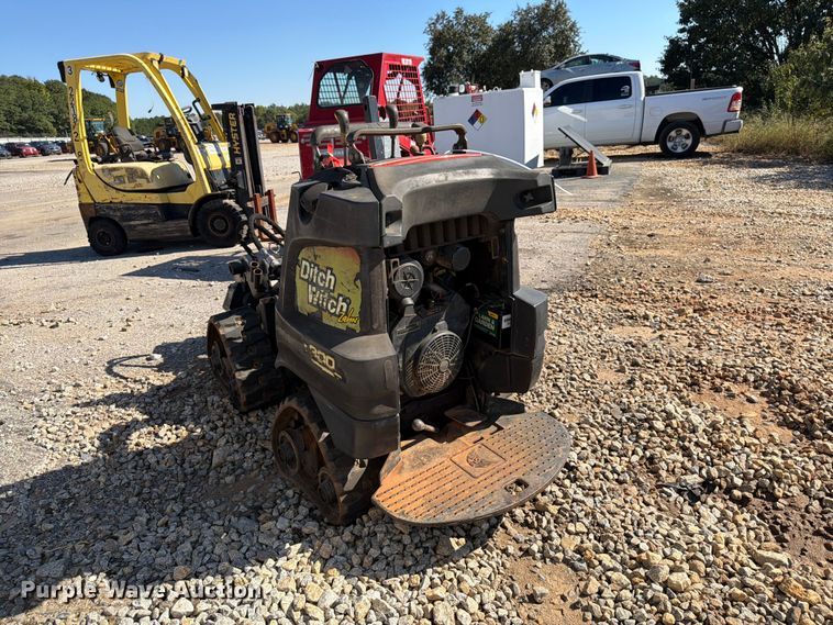 image for item YA5457 2013 Ditch Witch R300 cable plow