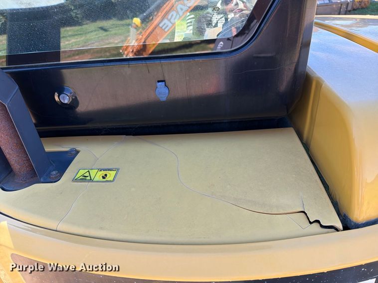 image for item DT2951 2016 Caterpillar 305E2 mini excavator