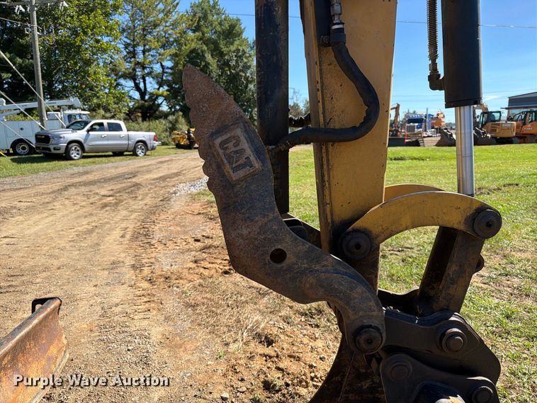 image for item DT2951 2016 Caterpillar 305E2 mini excavator