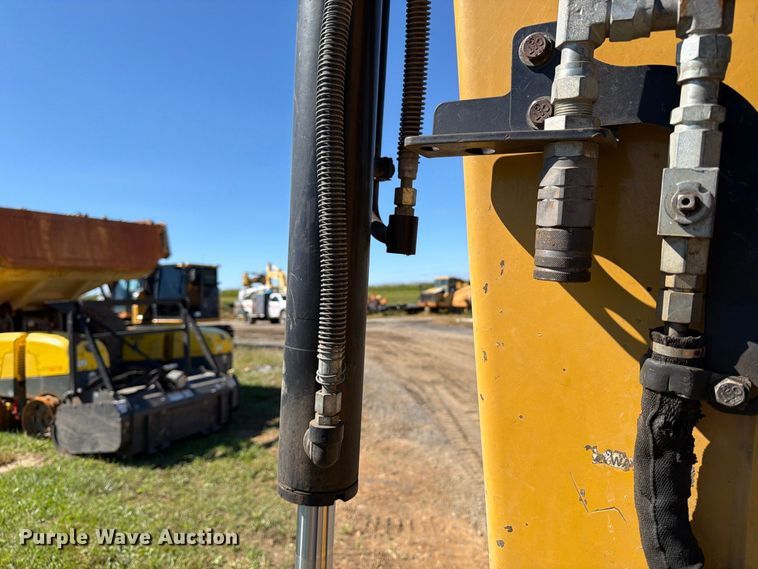 image for item DT2951 2016 Caterpillar 305E2 mini excavator