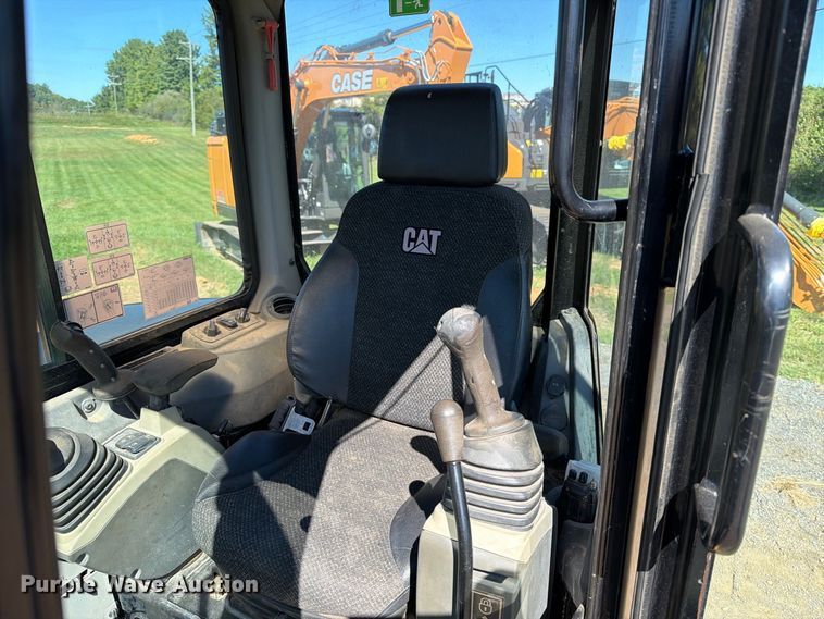 image for item DT2951 2016 Caterpillar 305E2 mini excavator