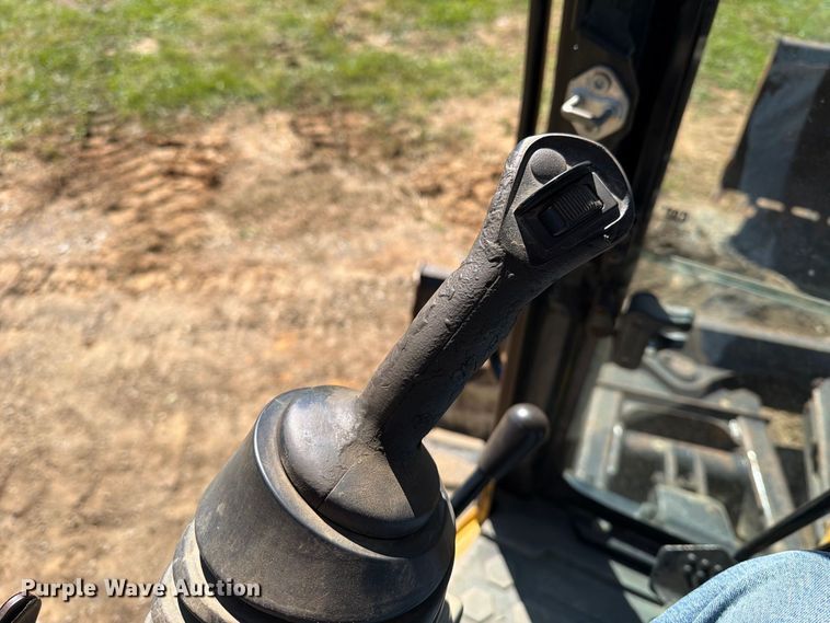 image for item DT2951 2016 Caterpillar 305E2 mini excavator