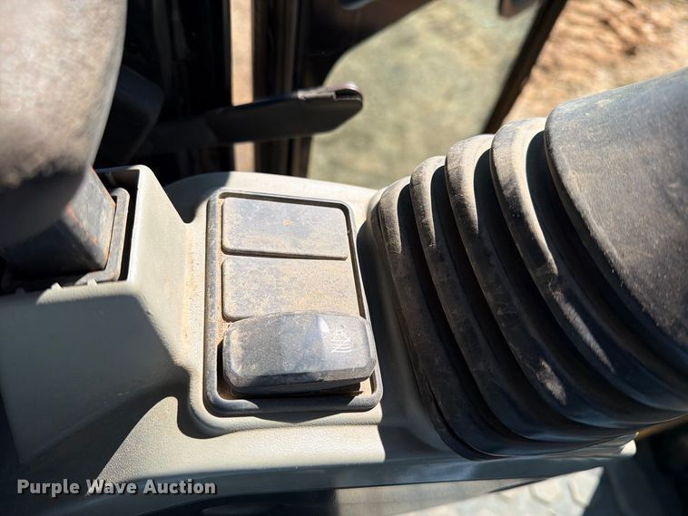 image for item DT2951 2016 Caterpillar 305E2 mini excavator