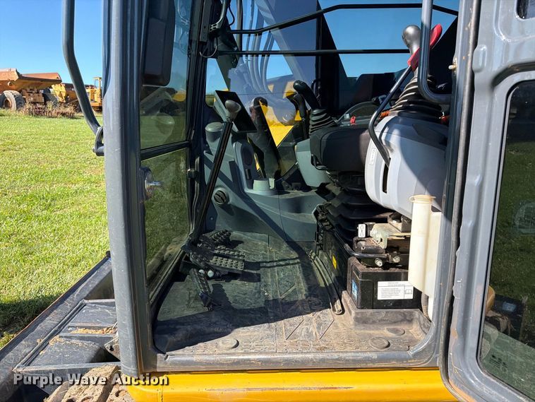 image for item DT2952 2024 John Deere 75P mini excavator