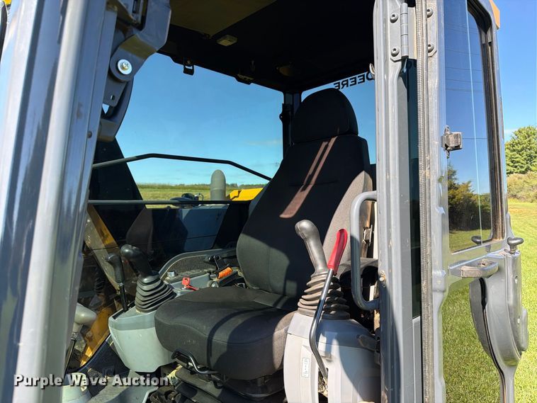 image for item DT2952 2024 John Deere 75P mini excavator