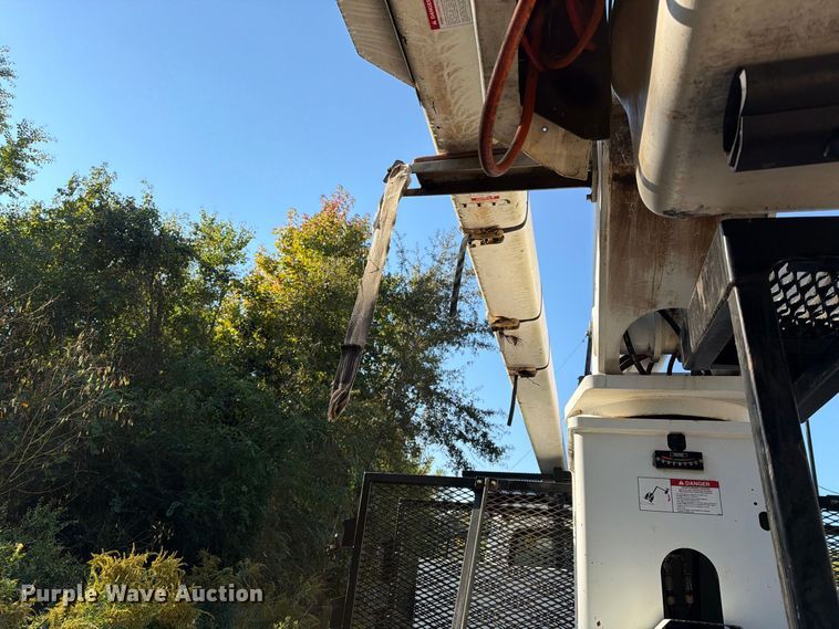 image for item DT2955 2013 Freightliner M2 forestry bucket truck