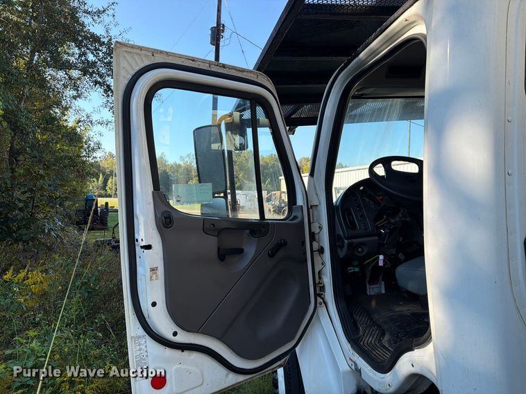 image for item DT2955 2013 Freightliner M2 forestry bucket truck