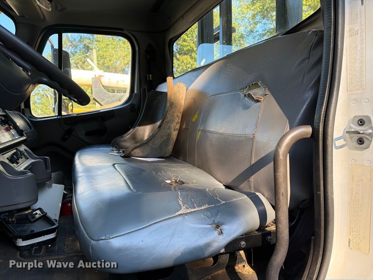 image for item DT2955 2013 Freightliner M2 forestry bucket truck