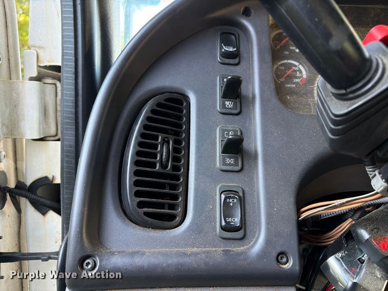 image for item DT2955 2013 Freightliner M2 forestry bucket truck